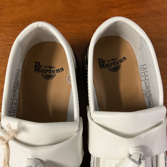 Dr. Martens Women Adrian YS Ivory Leather Tassel Kiltie Loafer Size 6 - Picture 6 of 8